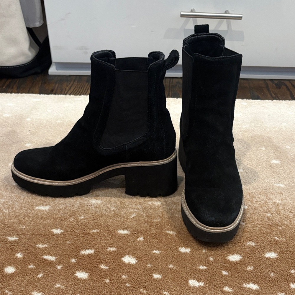 DOLCE VITA Black Chelsea Booties size 9
